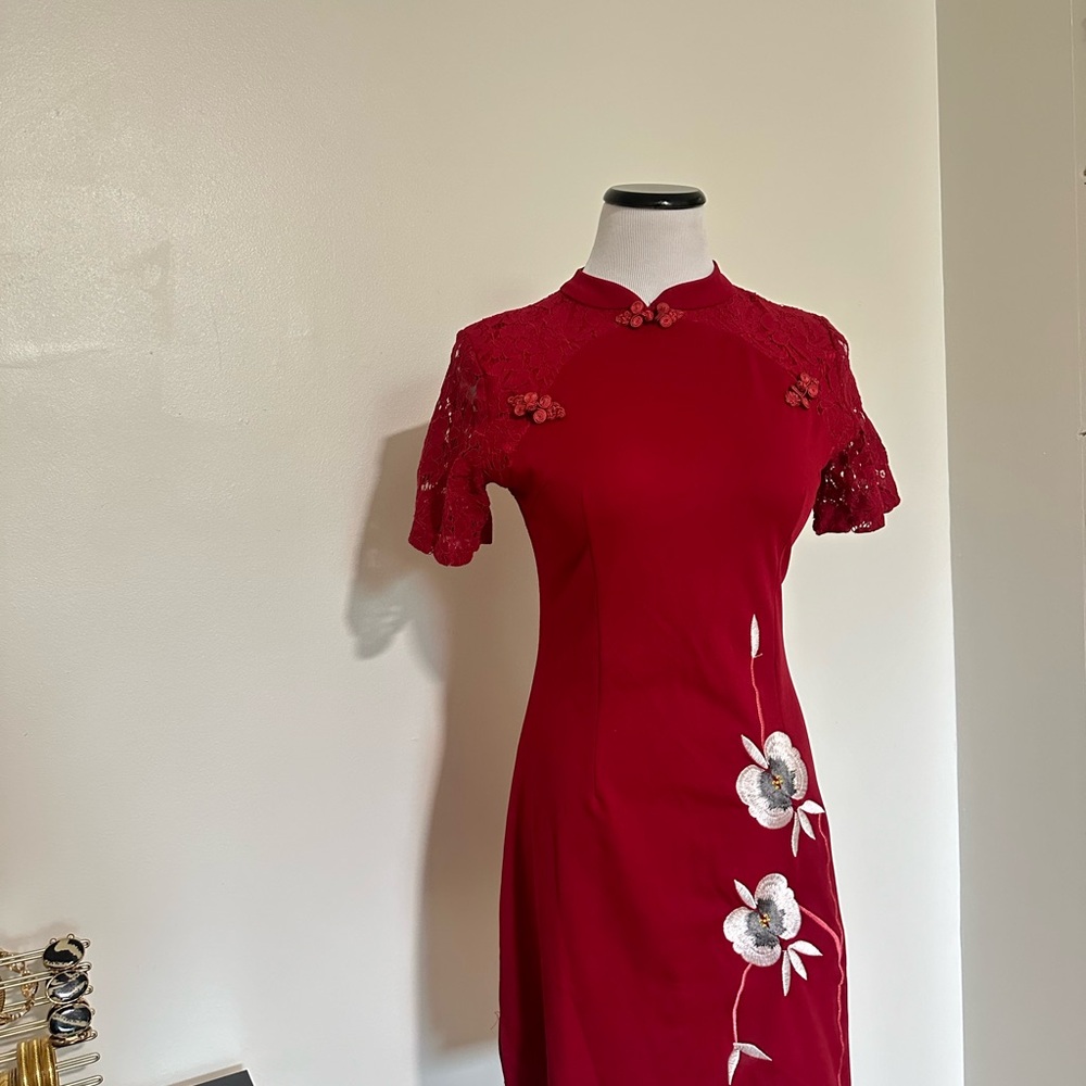 Vintage Mini Dress in Red And Lace embroidered florals formal cocktail dress - Picture 2 of 11